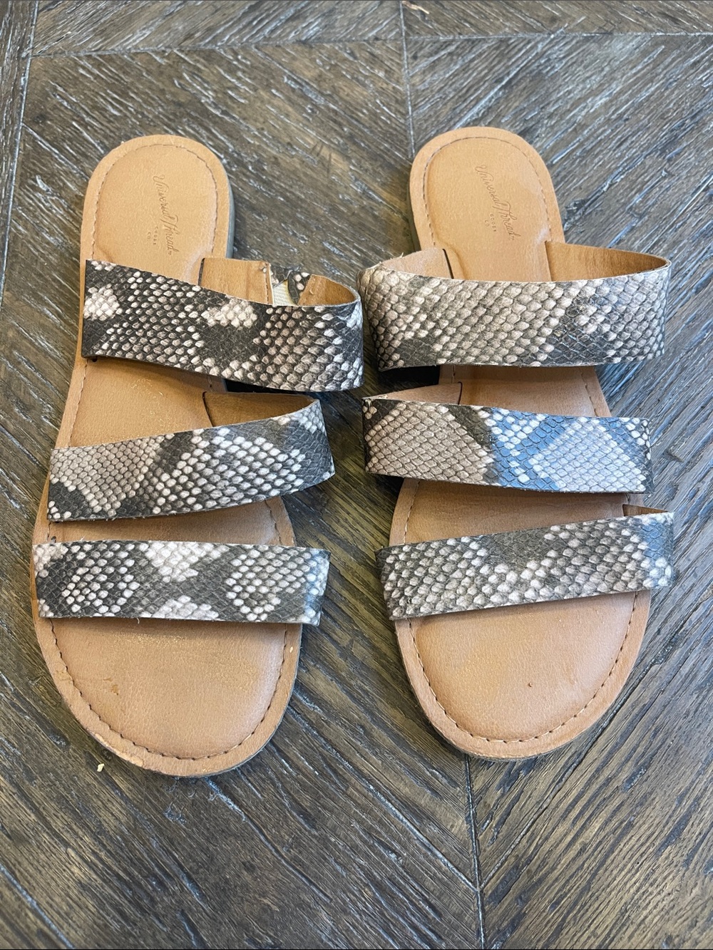 Universal Thread Three-Strap Snake Print Slide Sandal Size 8